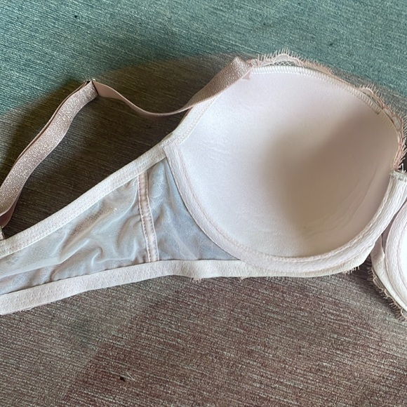 Victorias Floral Lace Underwire Bra - Pink 34D - Picture 8 of 13